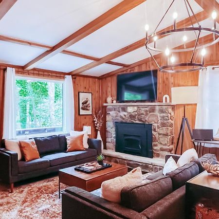 Stylish And Cozy Cabin, Walking Distance To Big Bass Lake Gouldsboro Bagian luar foto