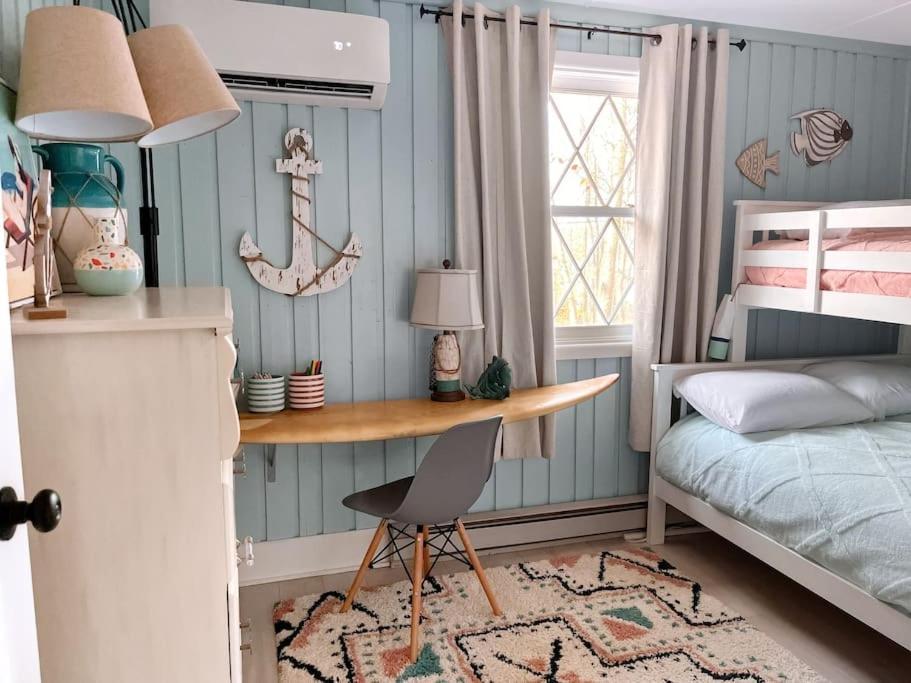 Stylish And Cozy Cabin, Walking Distance To Big Bass Lake Gouldsboro Bagian luar foto