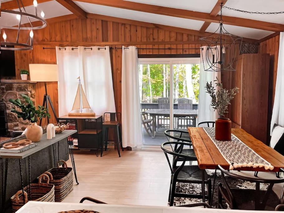Stylish And Cozy Cabin, Walking Distance To Big Bass Lake Gouldsboro Bagian luar foto