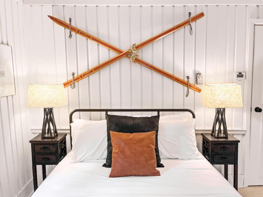 Stylish And Cozy Cabin, Walking Distance To Big Bass Lake Gouldsboro Bagian luar foto